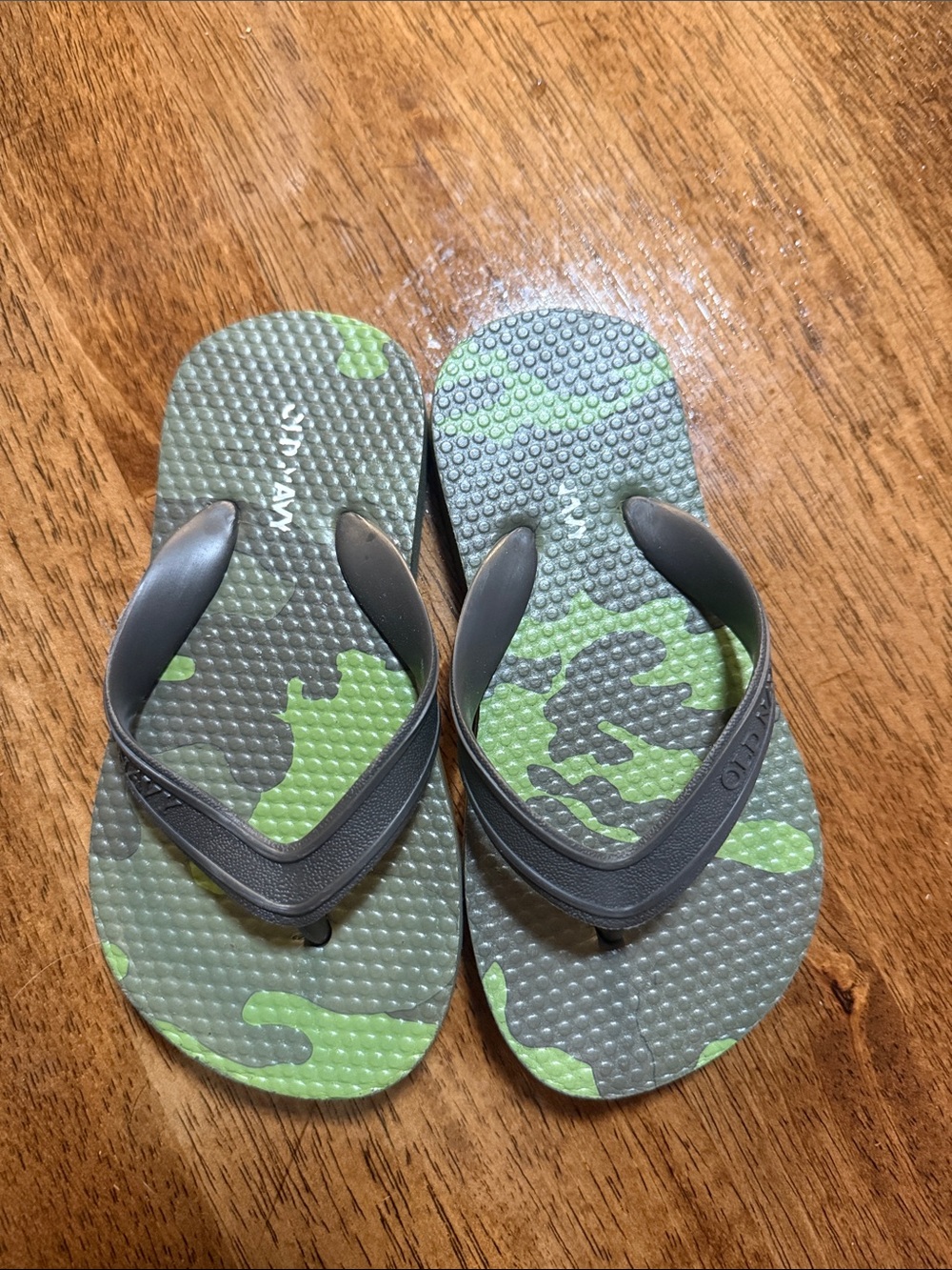 Old Navy Green Camouflage Kids Flip Flops with Gray Straps